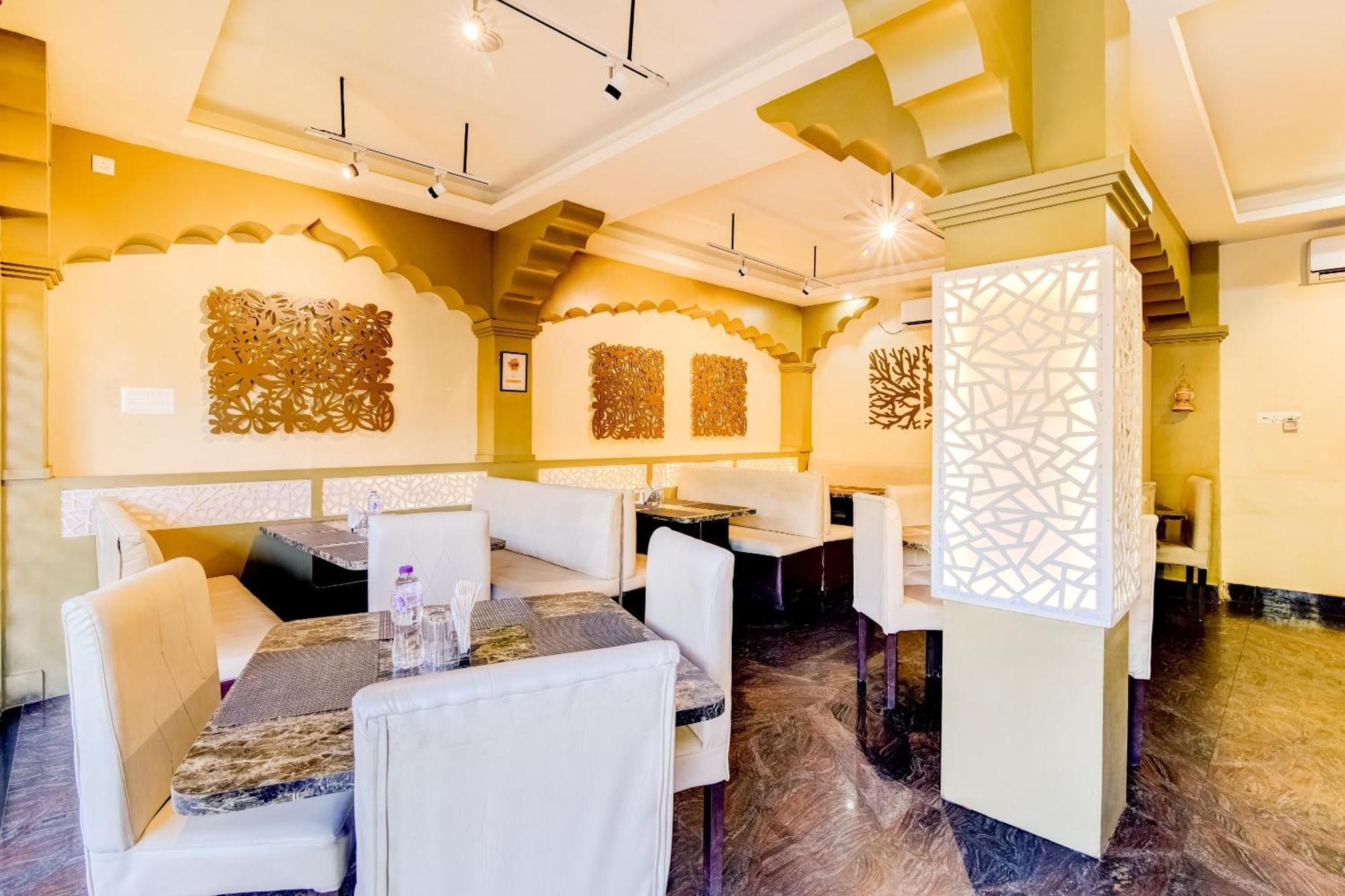 Capital O Good Luck Residency Hotel Dispur Extérieur photo