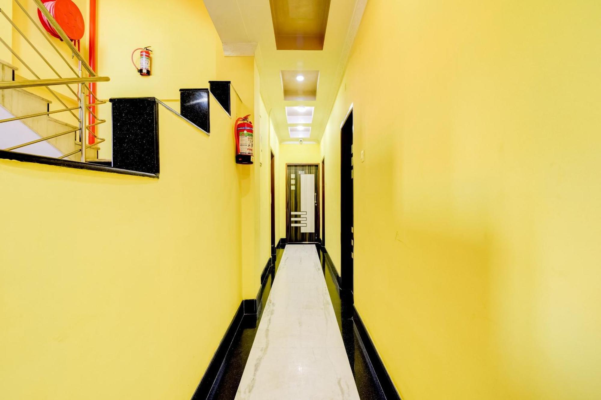 Capital O Good Luck Residency Hotel Dispur Extérieur photo